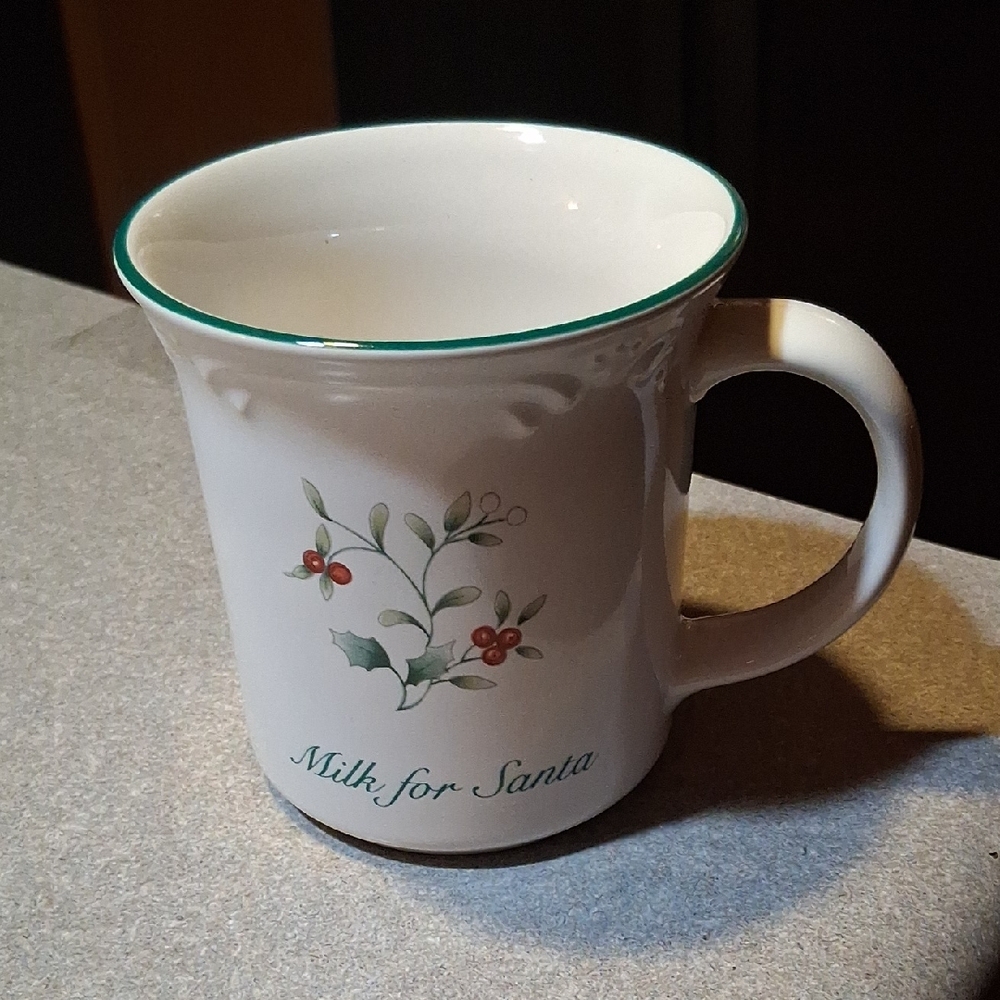 Pfaltzgraff Stoneware Winterberry Milk For Santa Mug